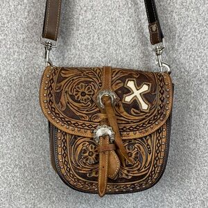 Blazin Roxx Hand tooled leather crossbody concealed carry western rodeo cowgirl